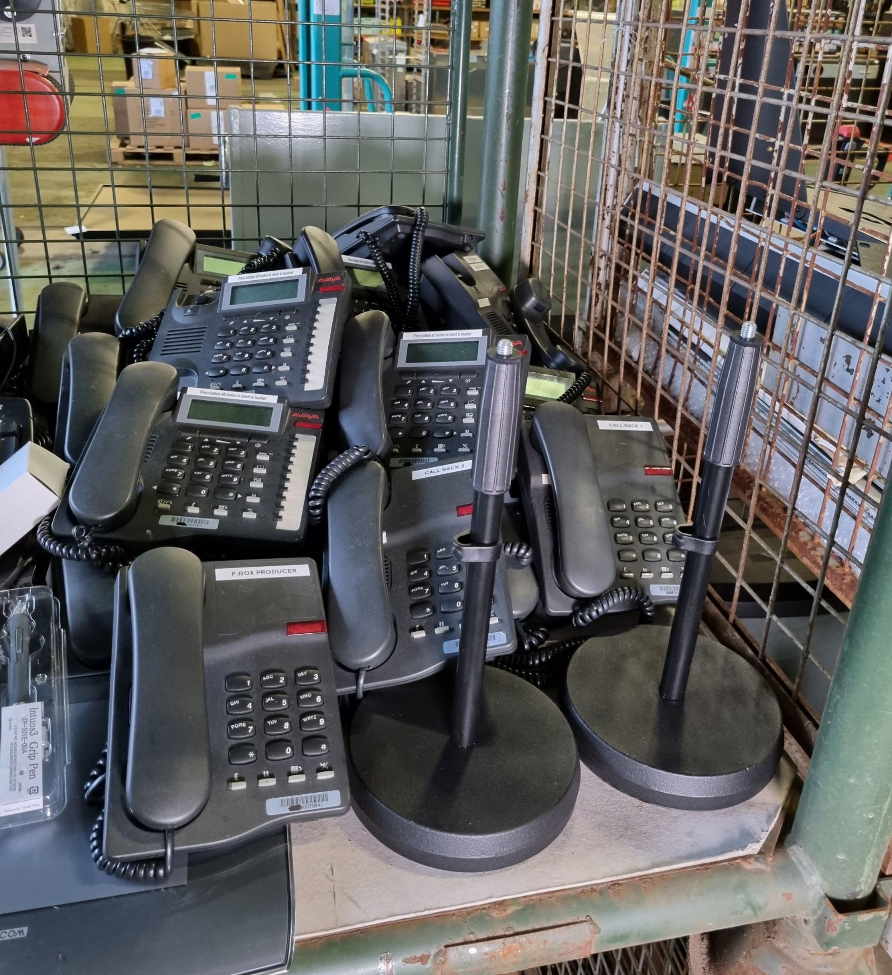 Office equipment - office phones, desk lamp, speakers, microphone stands and writing tablet - Bild 2 aus 5