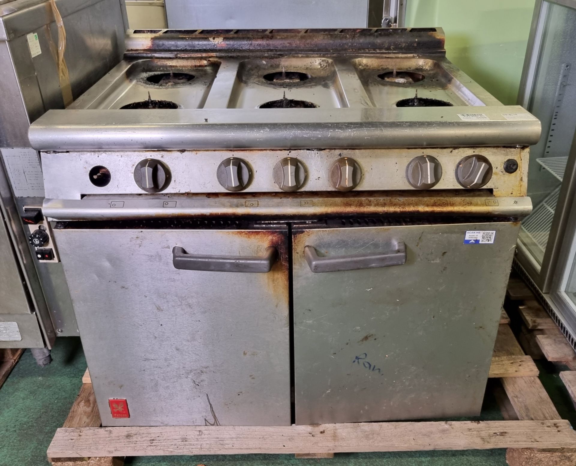 Falcon G3101 6 burner gas oven range - W 900 x D 800 x H 900mm - INCOMPLETE - AS SPARES OR REPAIRS