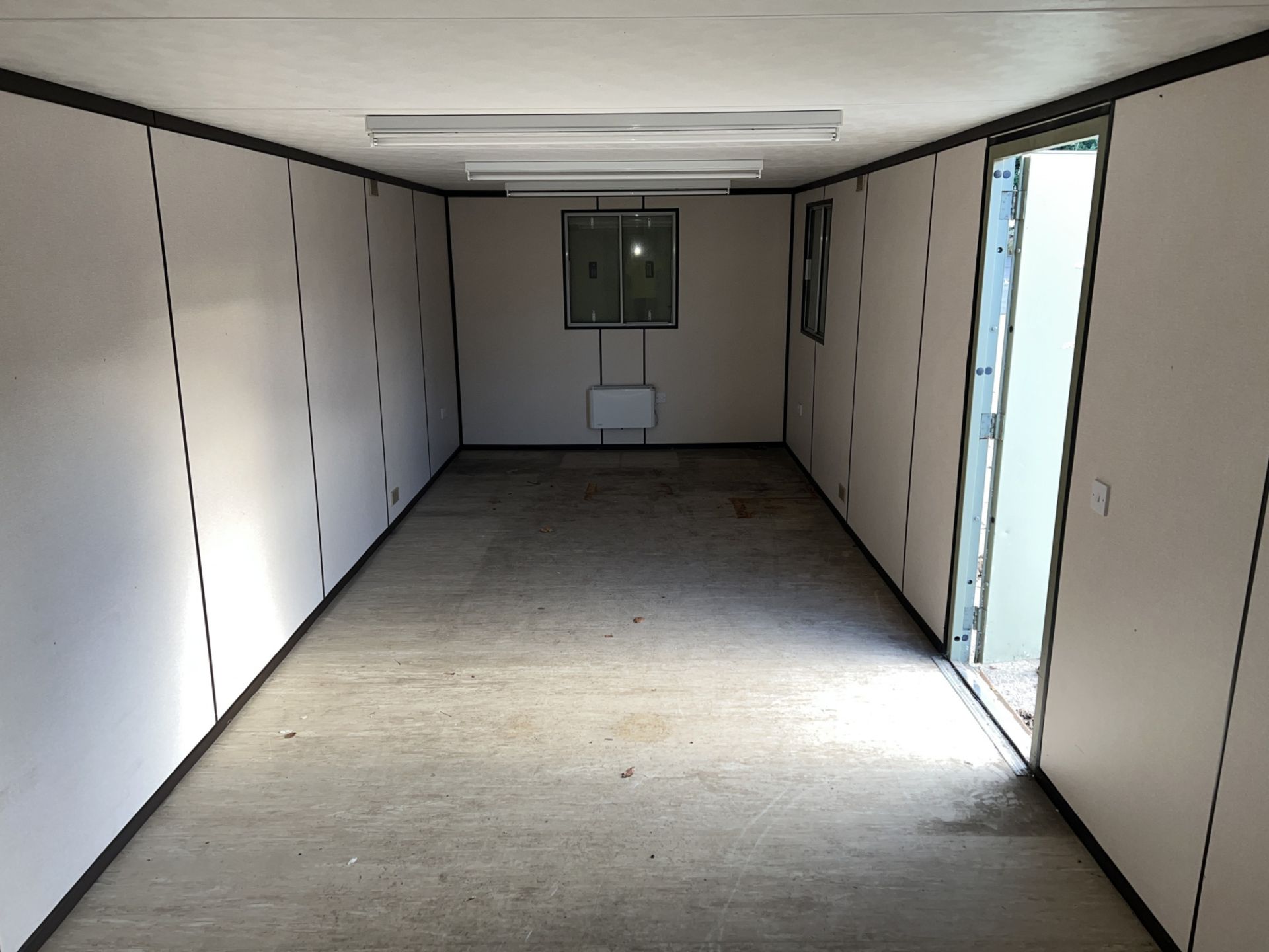 30 foot portacabin office suite - 230V fuse board, 5x tubular lighting, 2x heaters, 3x windows - Image 5 of 15