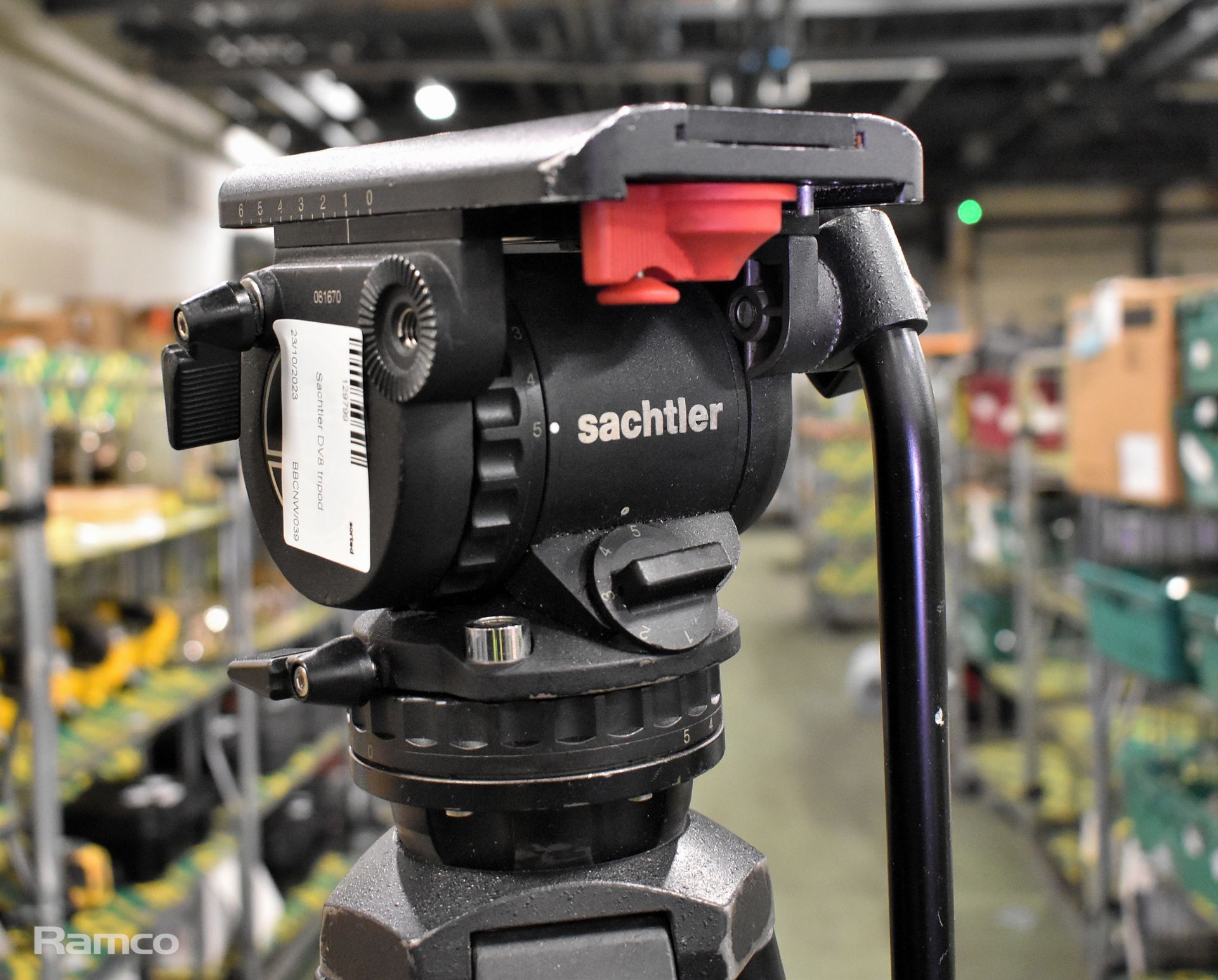 Sachtler DV8 tripod with optex head unit - Image 4 of 6