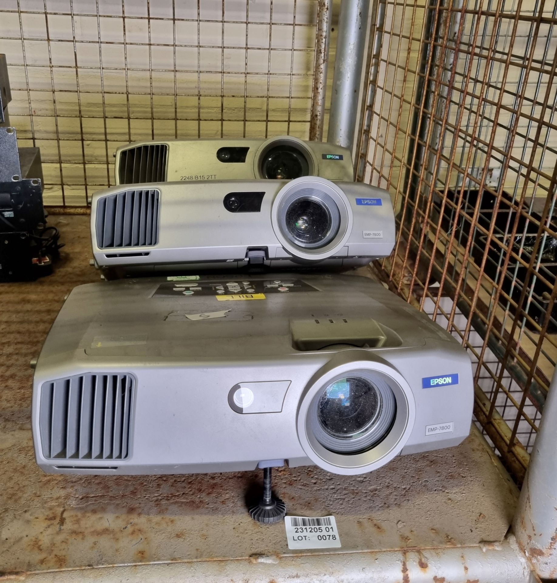 Epson EMP-7800 projector with 2x spare projectors with lamps