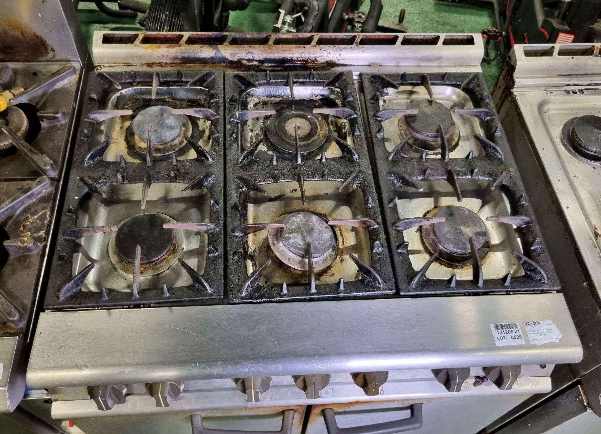 Falcon G3101 6 hob gas cooker - W 910 x D 860 x H 970 mm - AS SPARES OR REPAIRS - Image 3 of 4