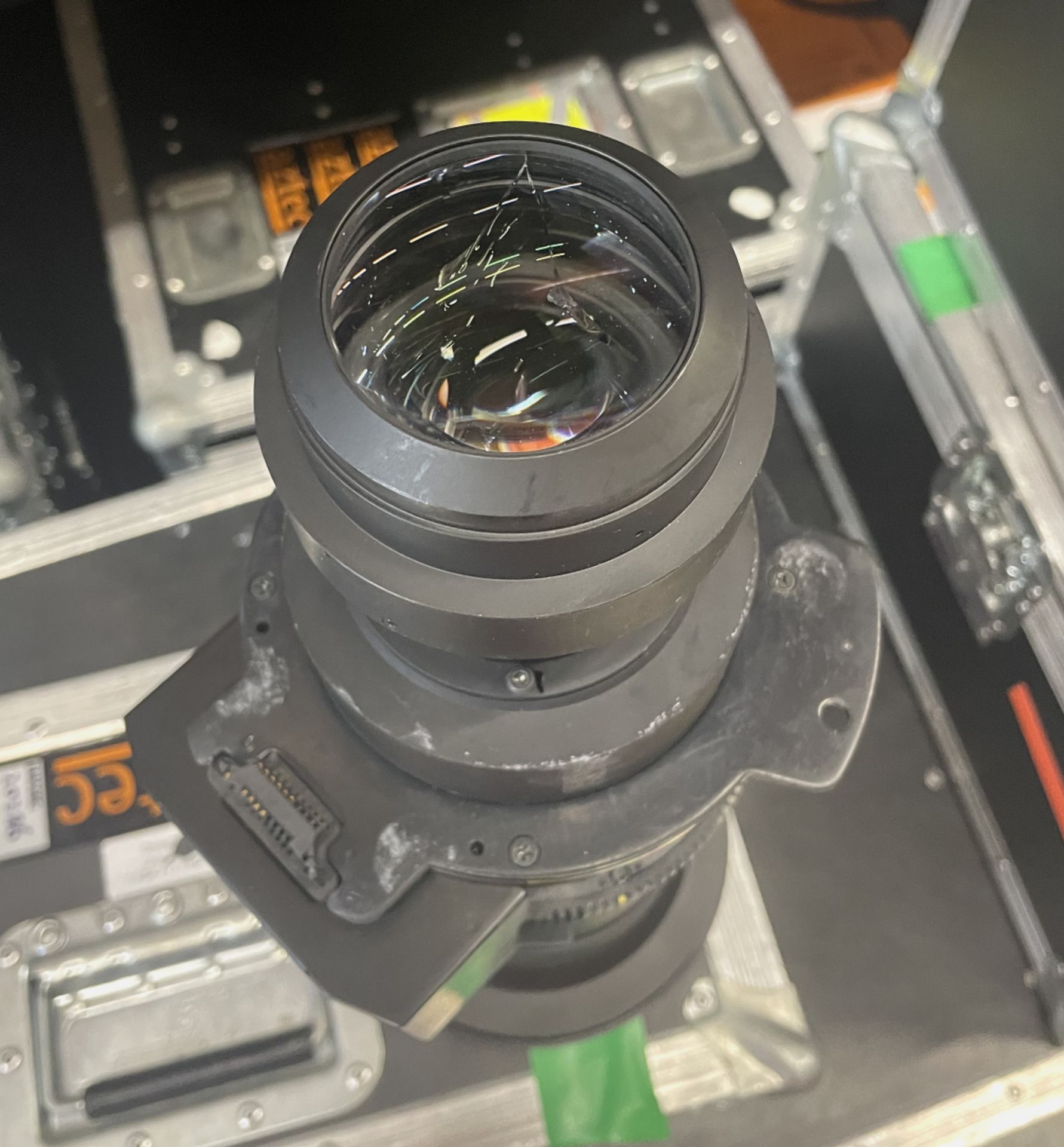 CHRISTIE ILS LENS 1.2:1 - in flight case - CRACKED GLASS, PLEASE SEE IMAGES FOR DETAIL - Image 5 of 5