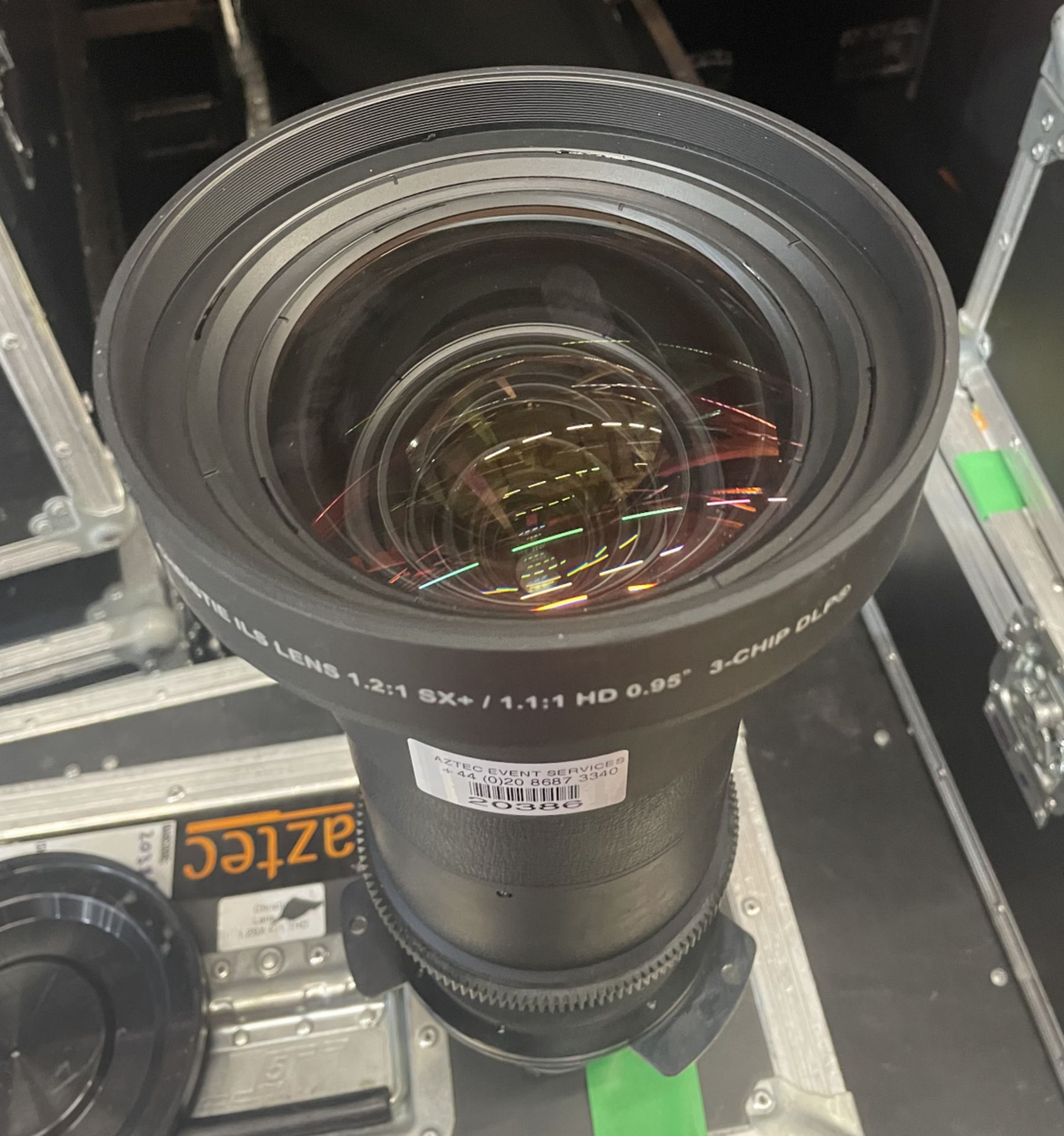 CHRISTIE ILS LENS 1.2:1 - in flight case - CRACKED GLASS, PLEASE SEE IMAGES FOR DETAIL - Image 3 of 5