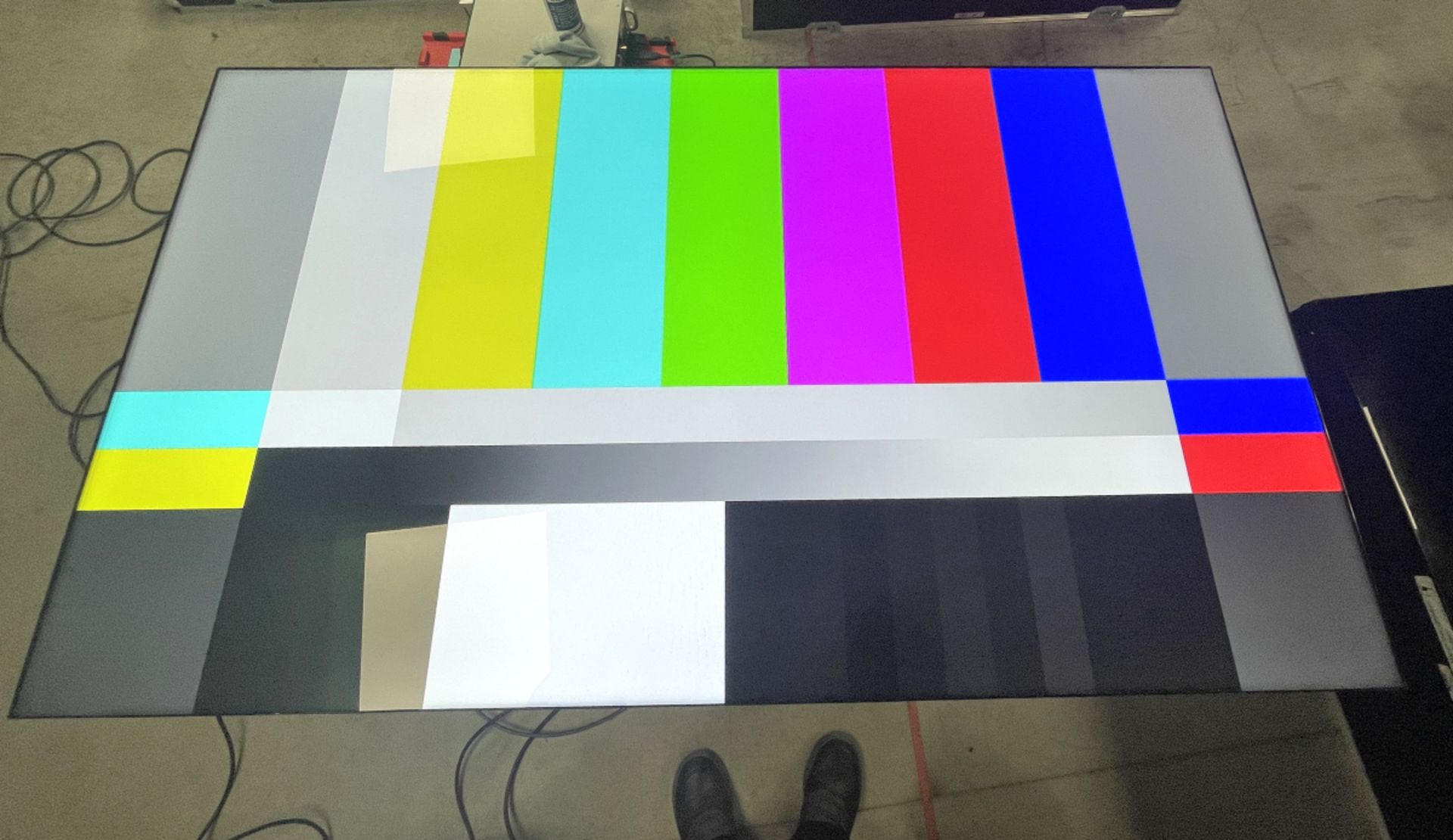 6 x LG55" LV77A seamless videowall panels with 8 x sprung mounting brackets in 3 x flight cases - Image 8 of 26