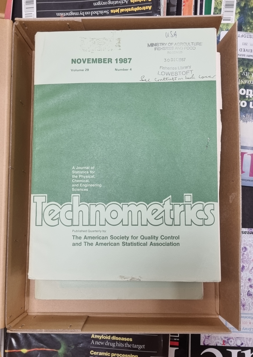 Scientific books and magazines - Nature magazines and Biometrics books - Image 4 of 5