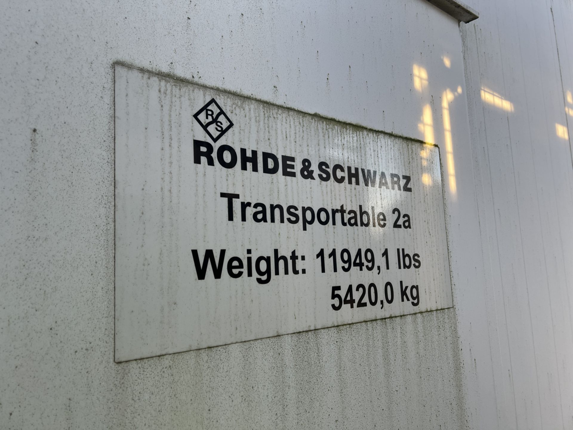 2x 20ft insulated ISO containers containing Rohde & Schwarz transmission equipment - see description - Image 29 of 44