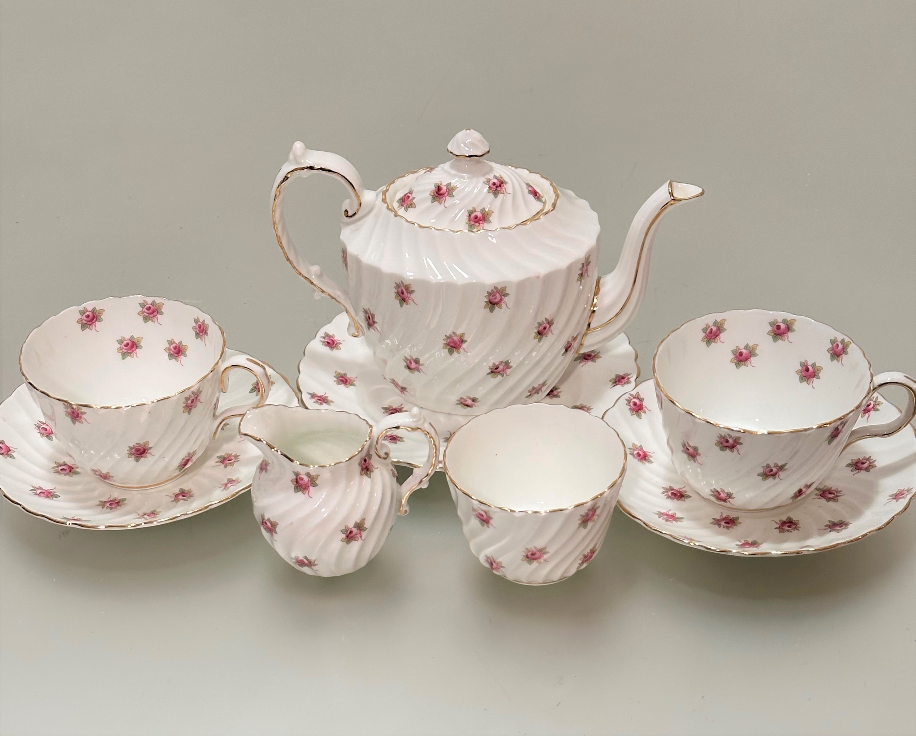 An Aynsley china 1920s/30s breakfast set including teapot, two side plates, two cups, two saucers,