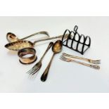 A Birmingham silver four division wishbone breakfast toast rack, (5cm x 8cm x 4.5cm), a Birmingham