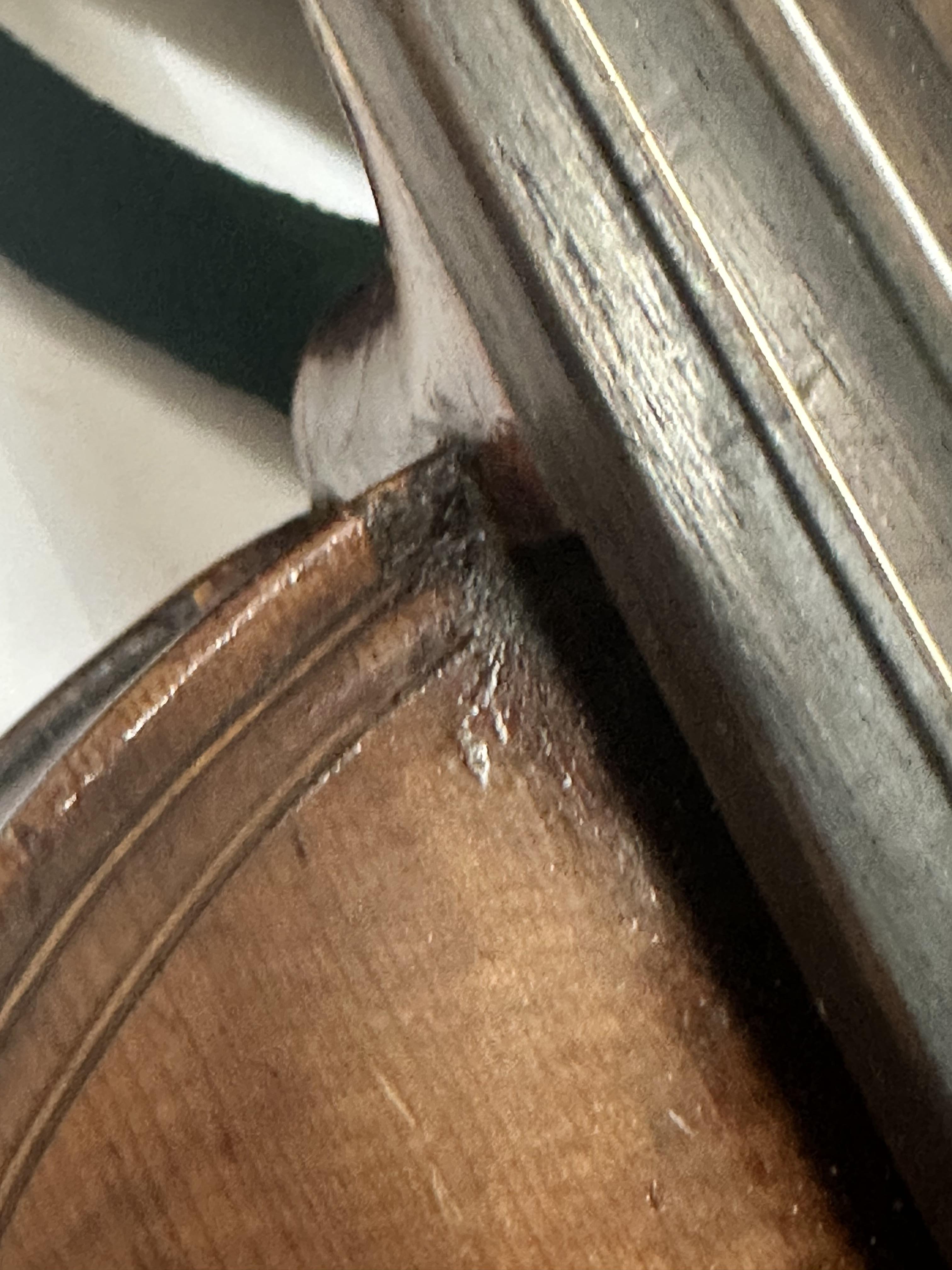 An Italian Magini two piece violin with paper label D E U T I C H E U R B E I T, spilt at back and - Image 3 of 8