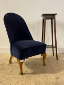 An early 20th century walnut framed upholstered bedroom chair, on cabriole supports, (H88cm)