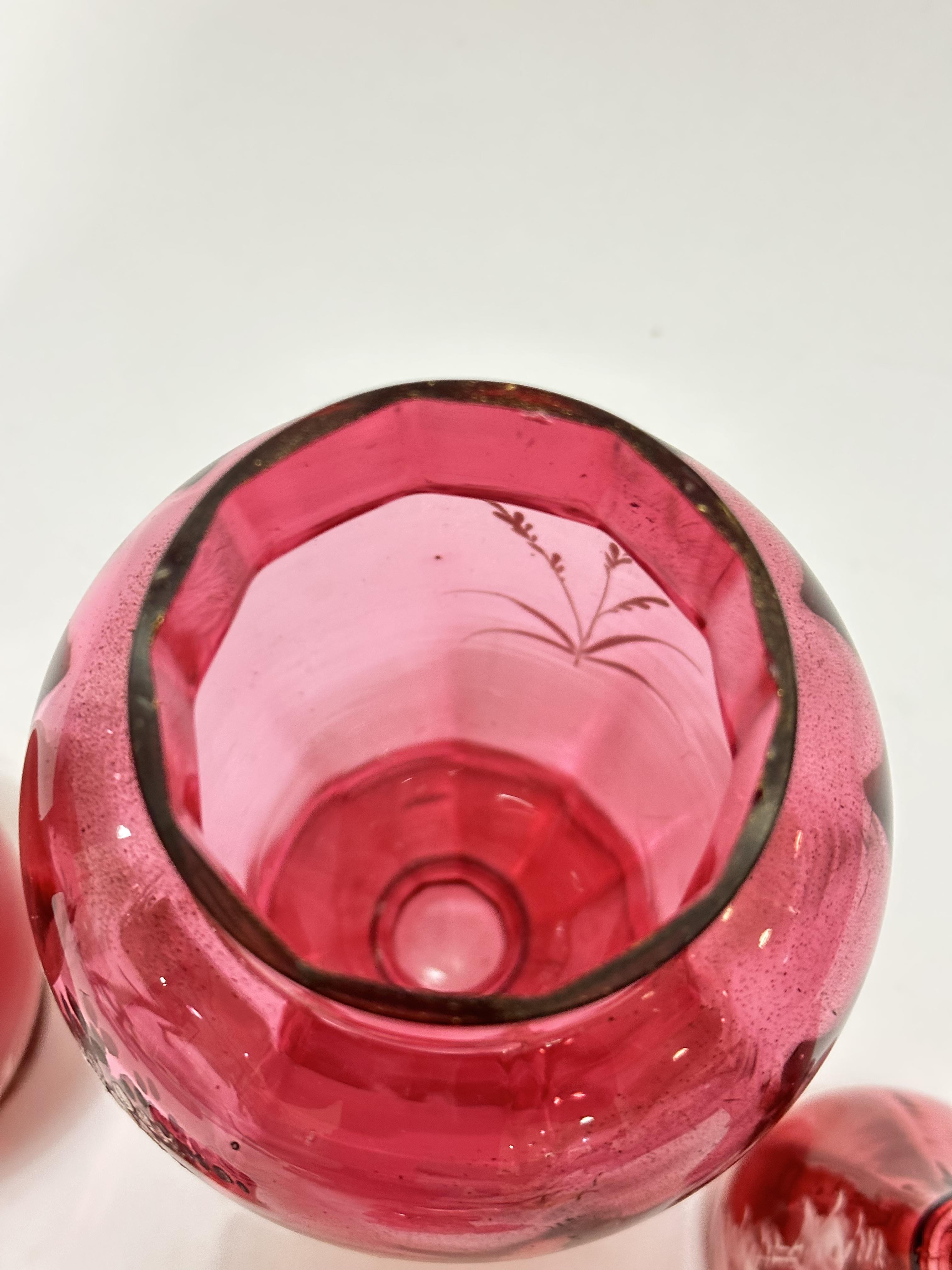 An Edwardian cranberry glass Mary Gregory style decorated baluster vase complete with domed cover - Image 3 of 7