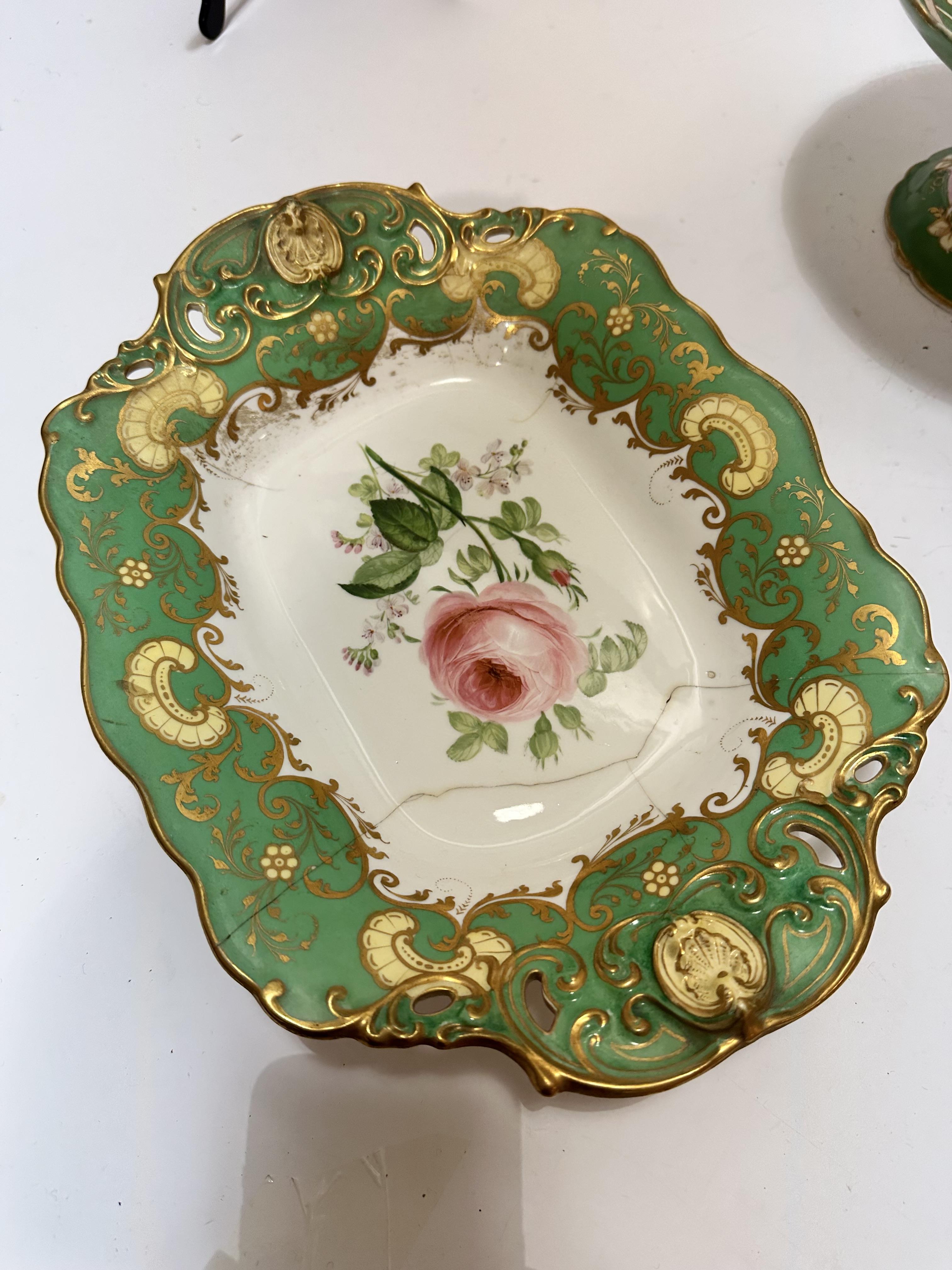 A Victorian china dessert service of scalloped design including two rectangular shaped serving - Image 17 of 23