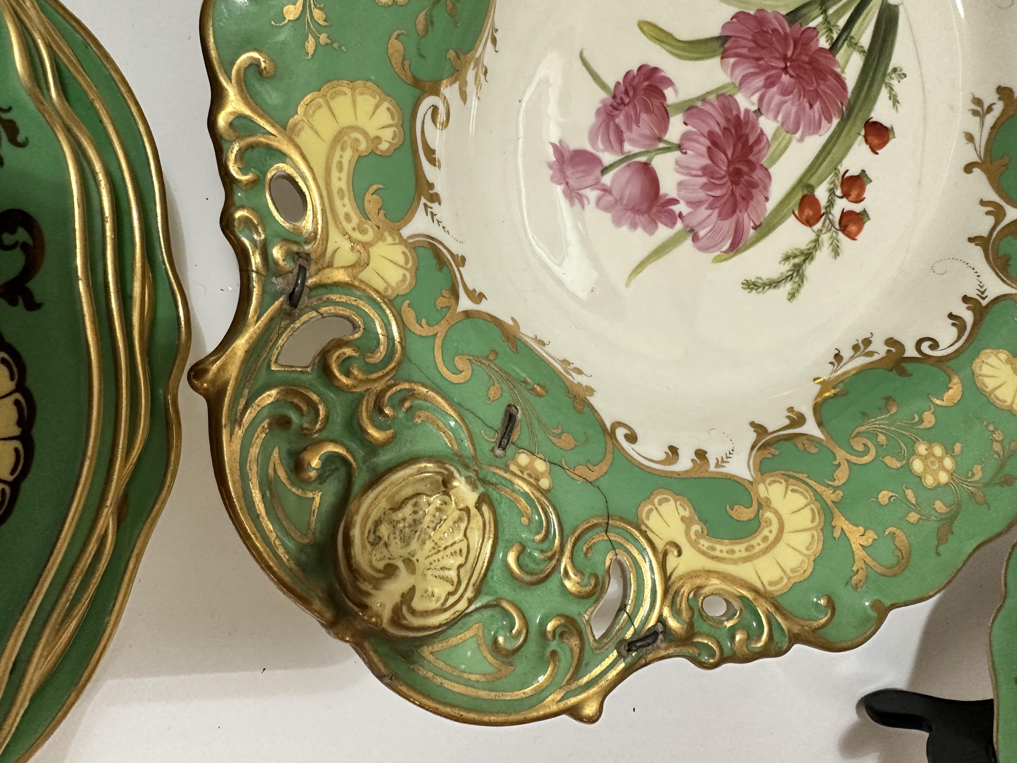A Victorian china dessert service of scalloped design including two rectangular shaped serving - Image 8 of 23