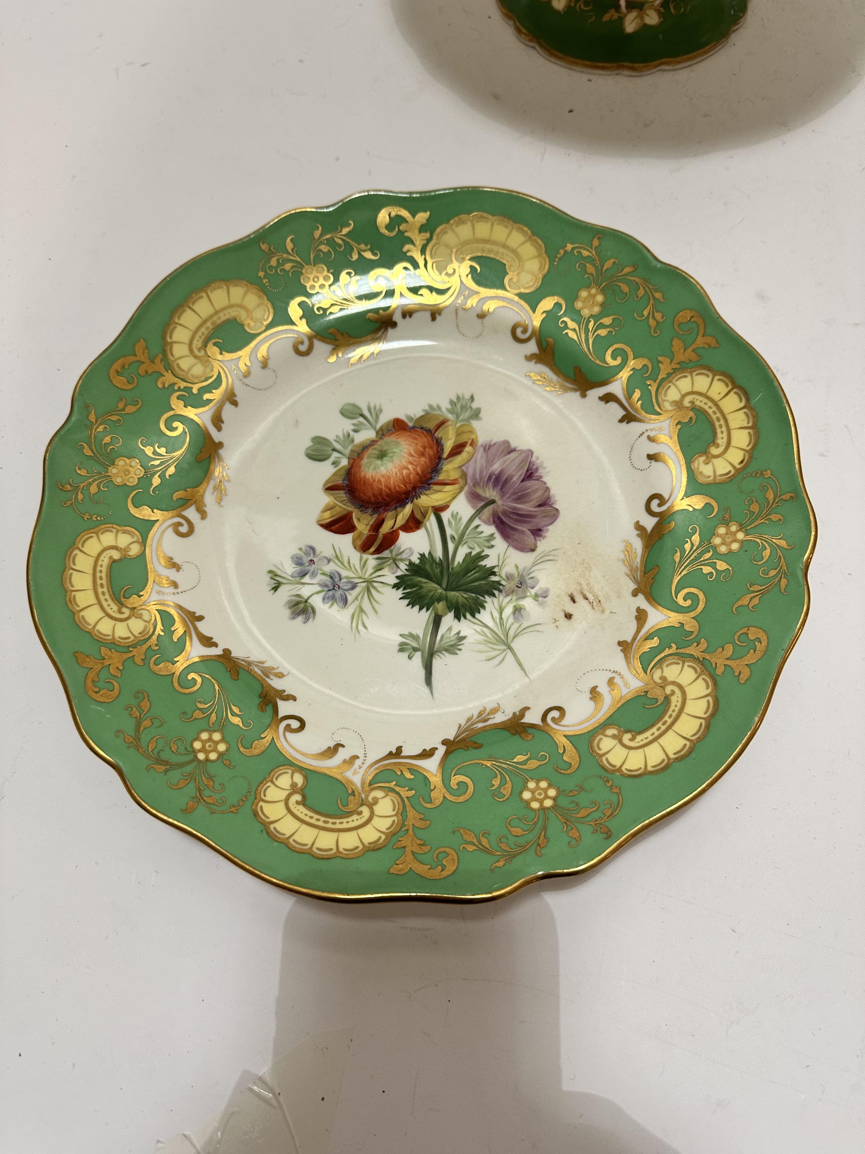 A Victorian china dessert service of scalloped design including two rectangular shaped serving - Image 14 of 23