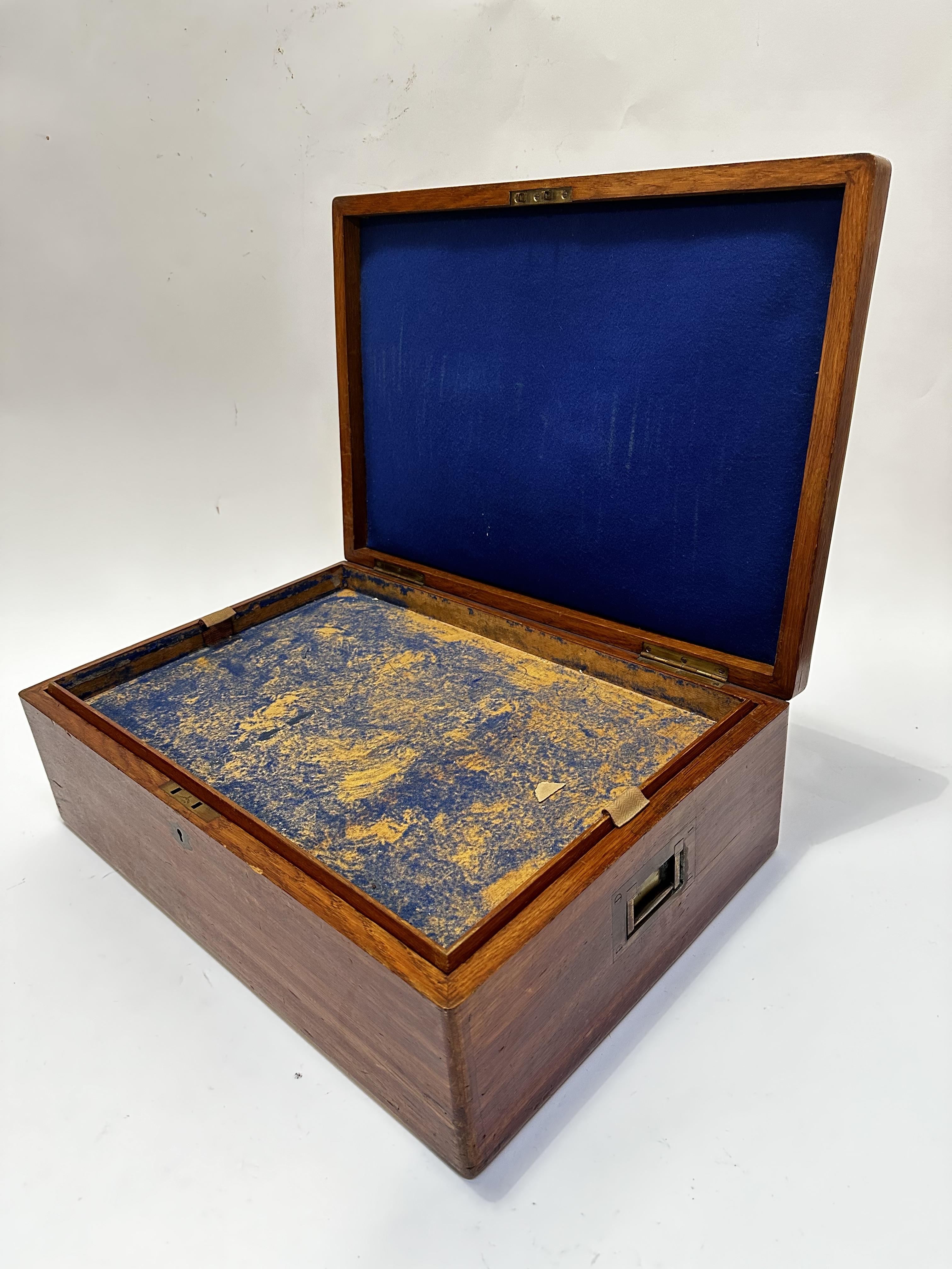 An Edwardian oak table canteen box, with shield set brass inset plaque to top and recessed brass - Image 3 of 6