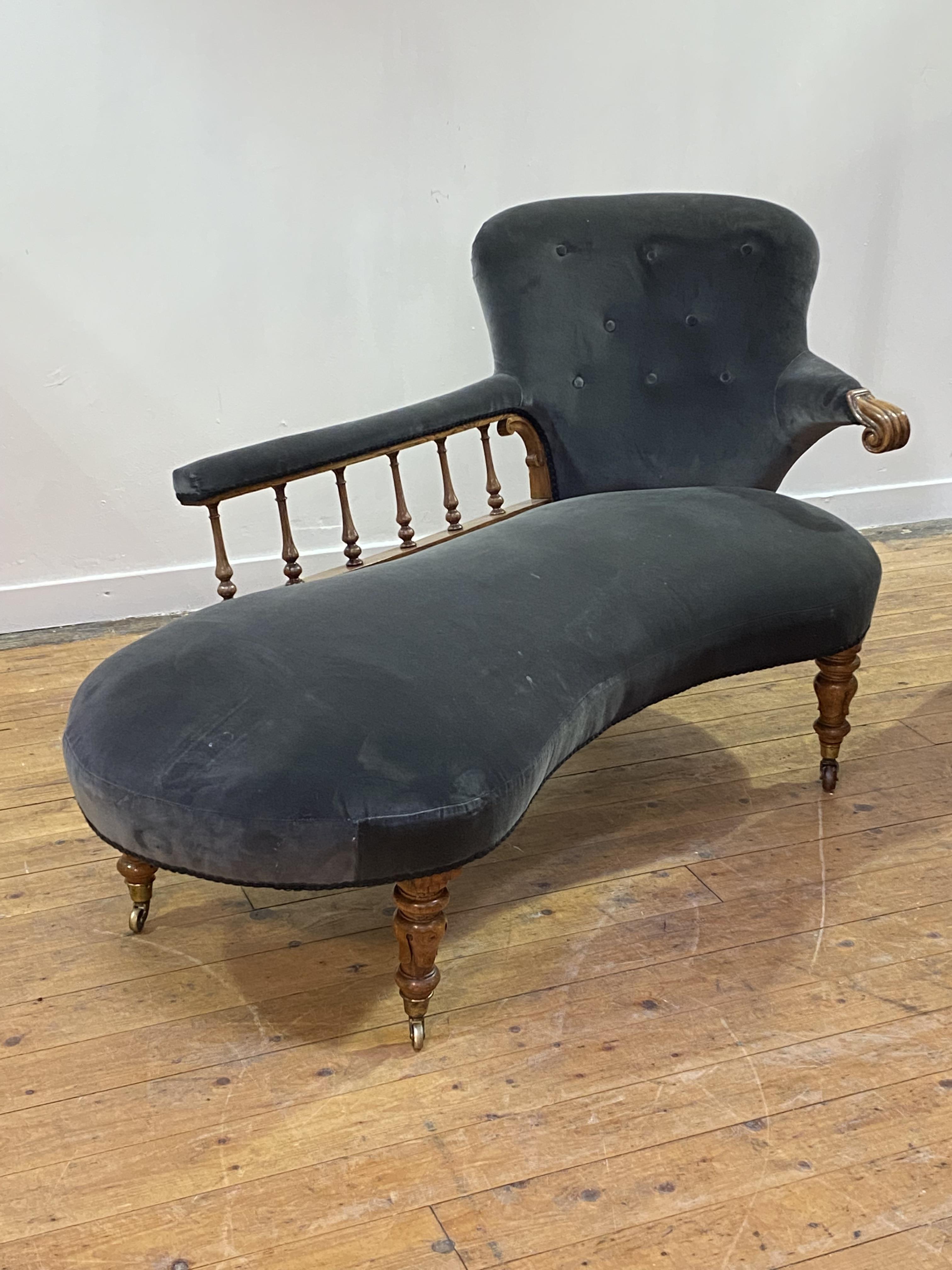 An early Victorian rosewood framed chaise longue of serpentine outline, the deep buttoned spoon back - Image 3 of 5
