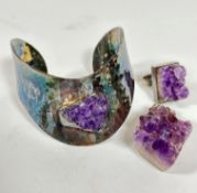 A J. Hull, Denmark, white metal textured bangle mounted with amethyst crystal nugget (max depth: 4cm