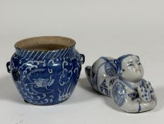 A Chinese porcelain blue and white two handled pot, decorated with dragon (hairline crack to the