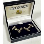 A pair of gentleman's 9ct white gold barrel shaped sleeve links by Crombie & Son (2.3cm x 0.5cm) (