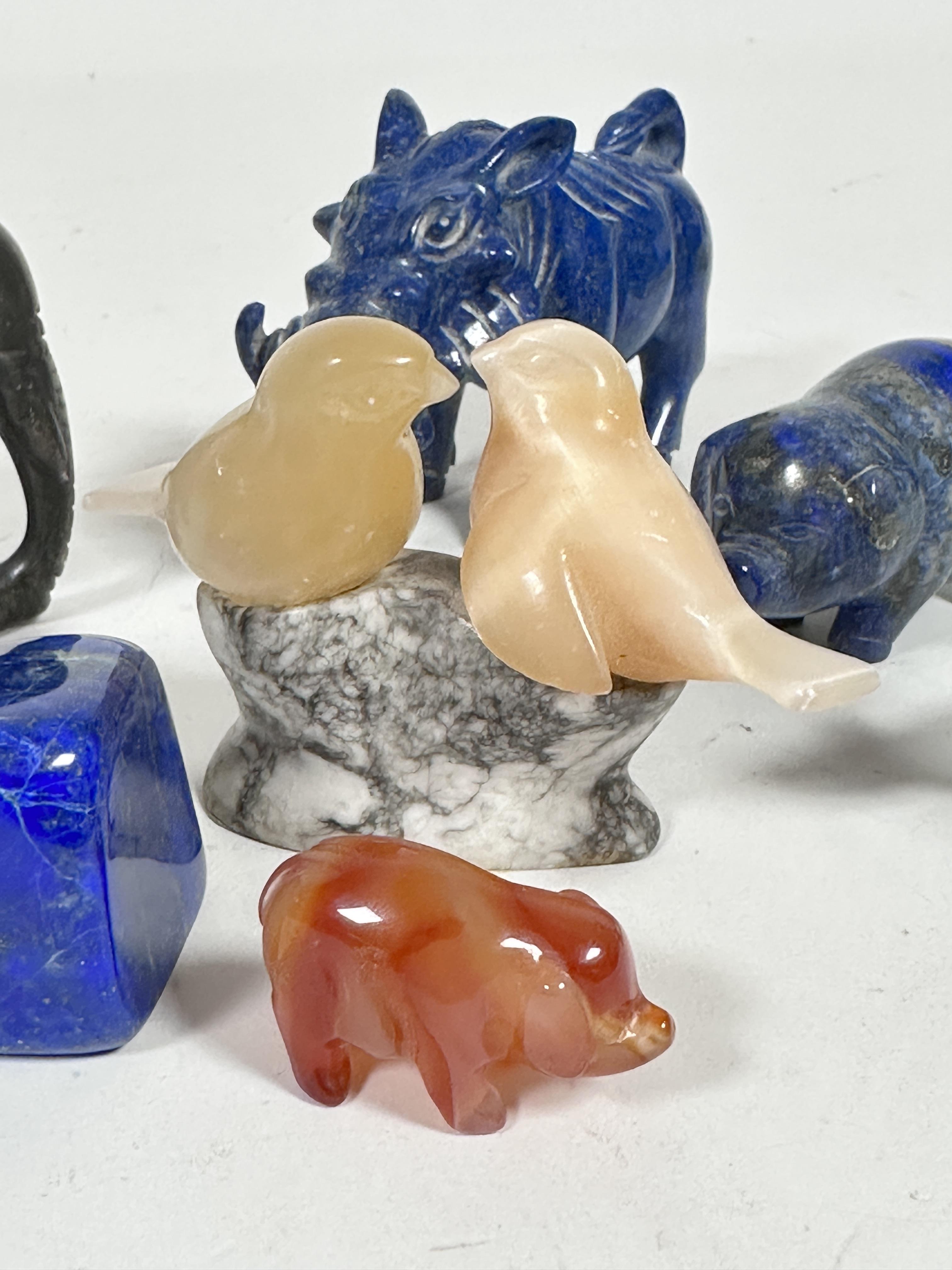 A mixed group of carved animals including a soapstone elephant figure, a block of lapis lazuli, a - Image 3 of 4