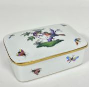 An Hungarian Herend porcelain box decorated with chaffinch bird design, (5cm x 13.5cm x 10cm)