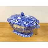 A Copeland Spode Blue Italian vegetable tureen and cover, good condition (H21cm) together with a