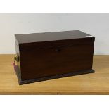 A Large Regency mahogany tea caddy, with lion mask handle to each end, void interior, H22cm,