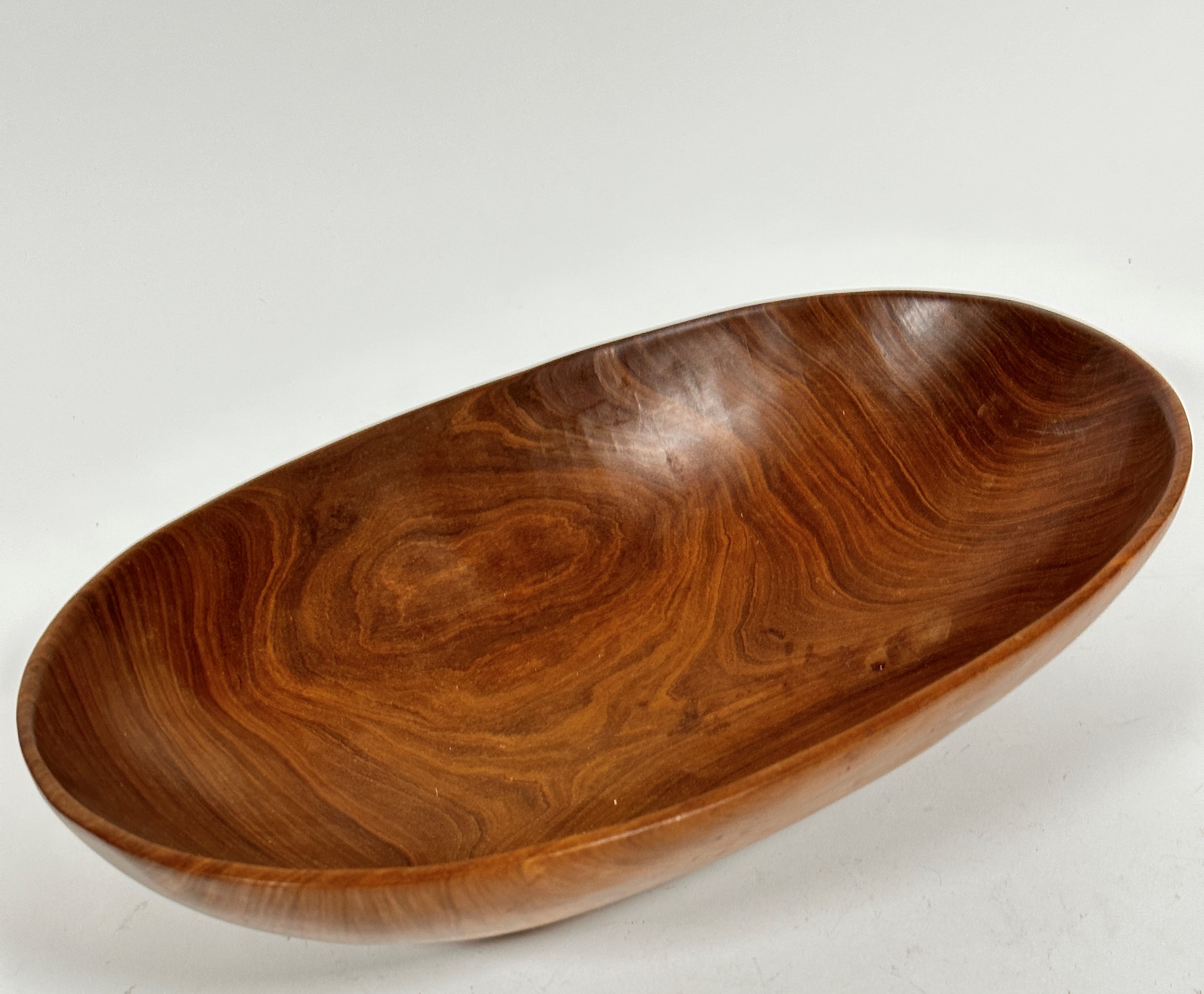 A teak mid century oval salad bowl, (h 9cm x 39cm x 24cm) and a Donnachi treen carved elm vase - Image 3 of 3