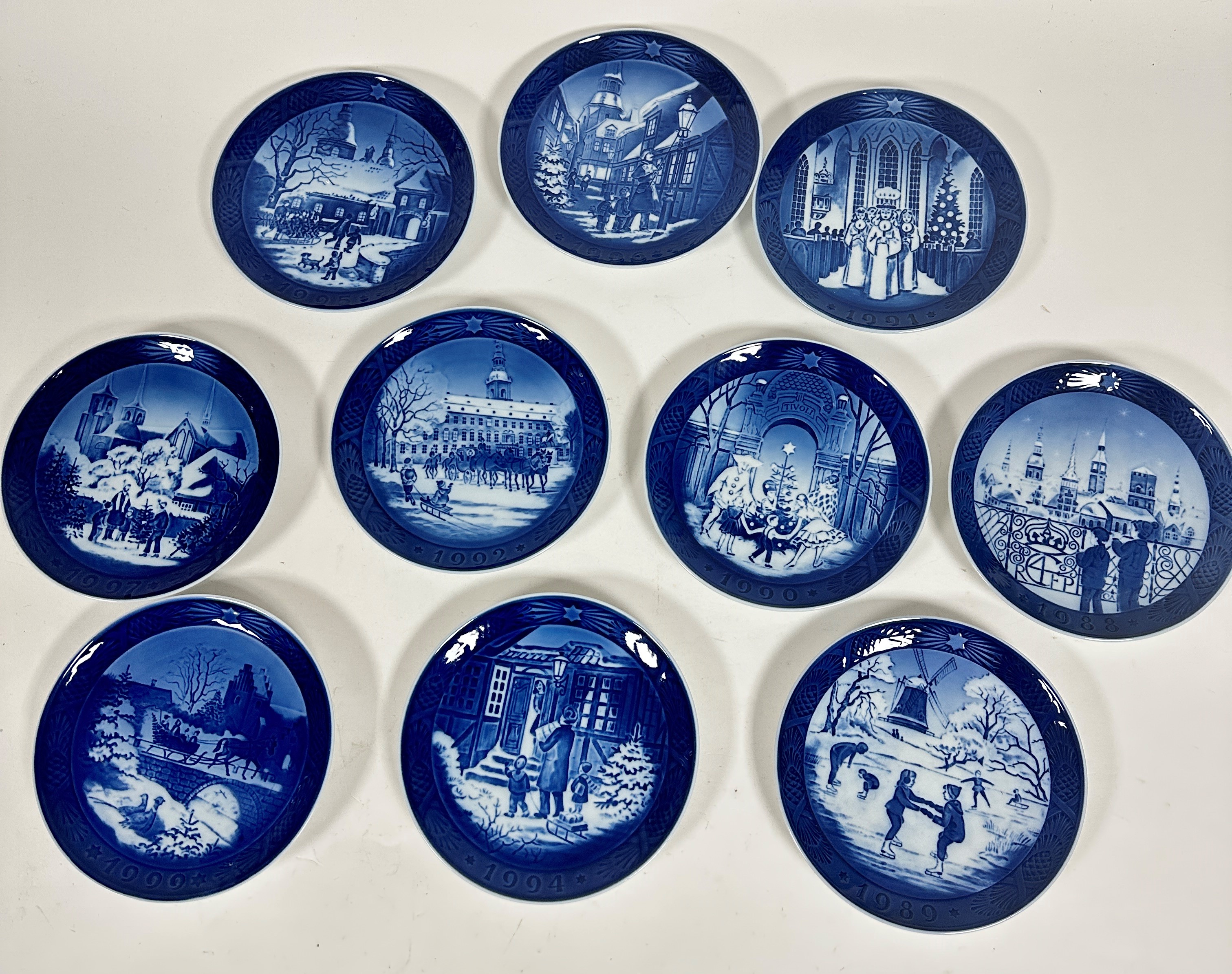 A collection of Royal Copenhagen Christmas plates, 1988, 1989, 1990, 1991, 1992, 1994, 1995, 1996,