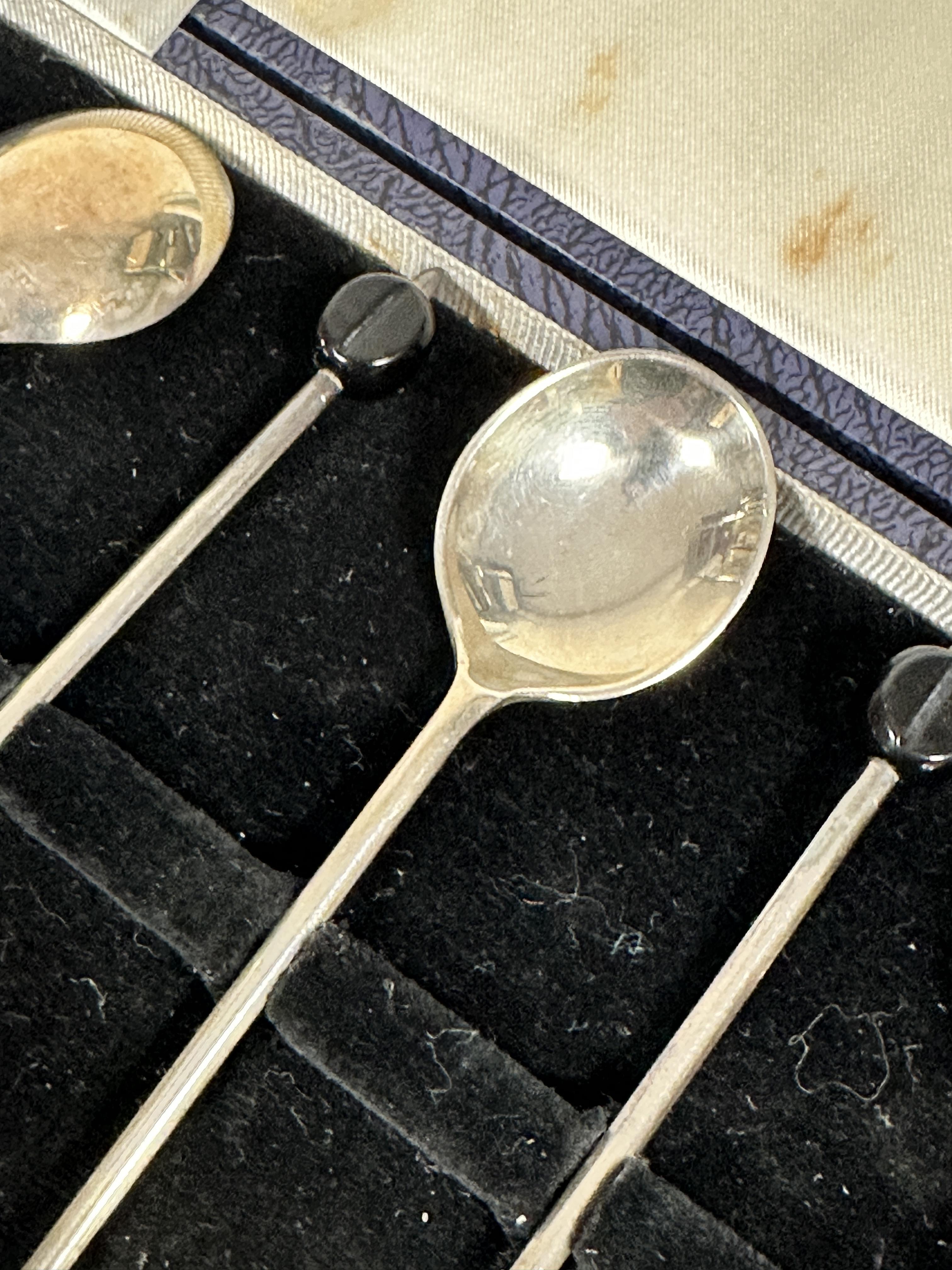 A set of six Birmingham 1964 silver bean handled coffee spoons complete with original case, retailed - Image 2 of 3