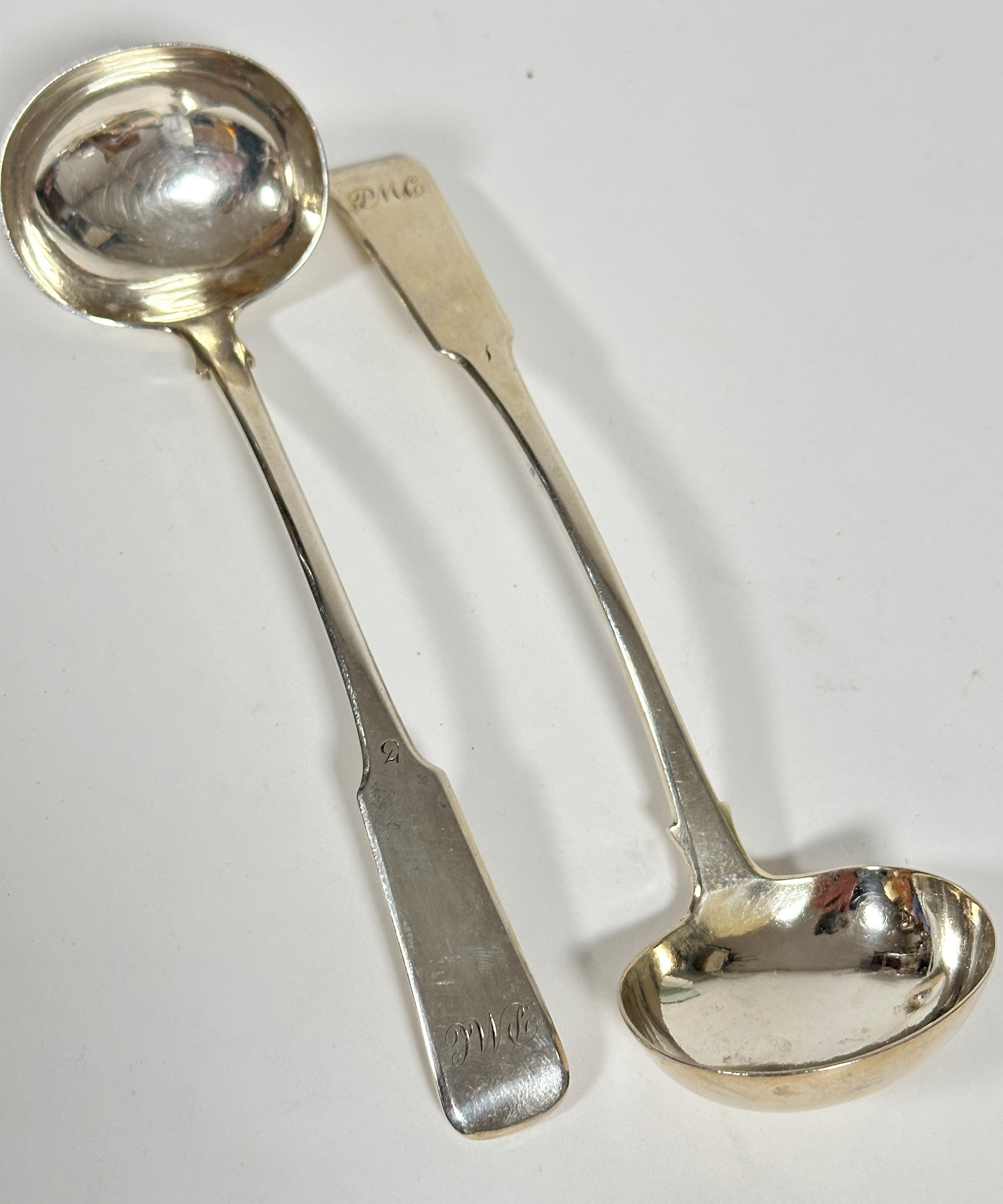 A pair of Edinburgh 1817 silver George III Fiddle pattern toddy ladles, (L: 16.5cm) engraved with - Image 3 of 3