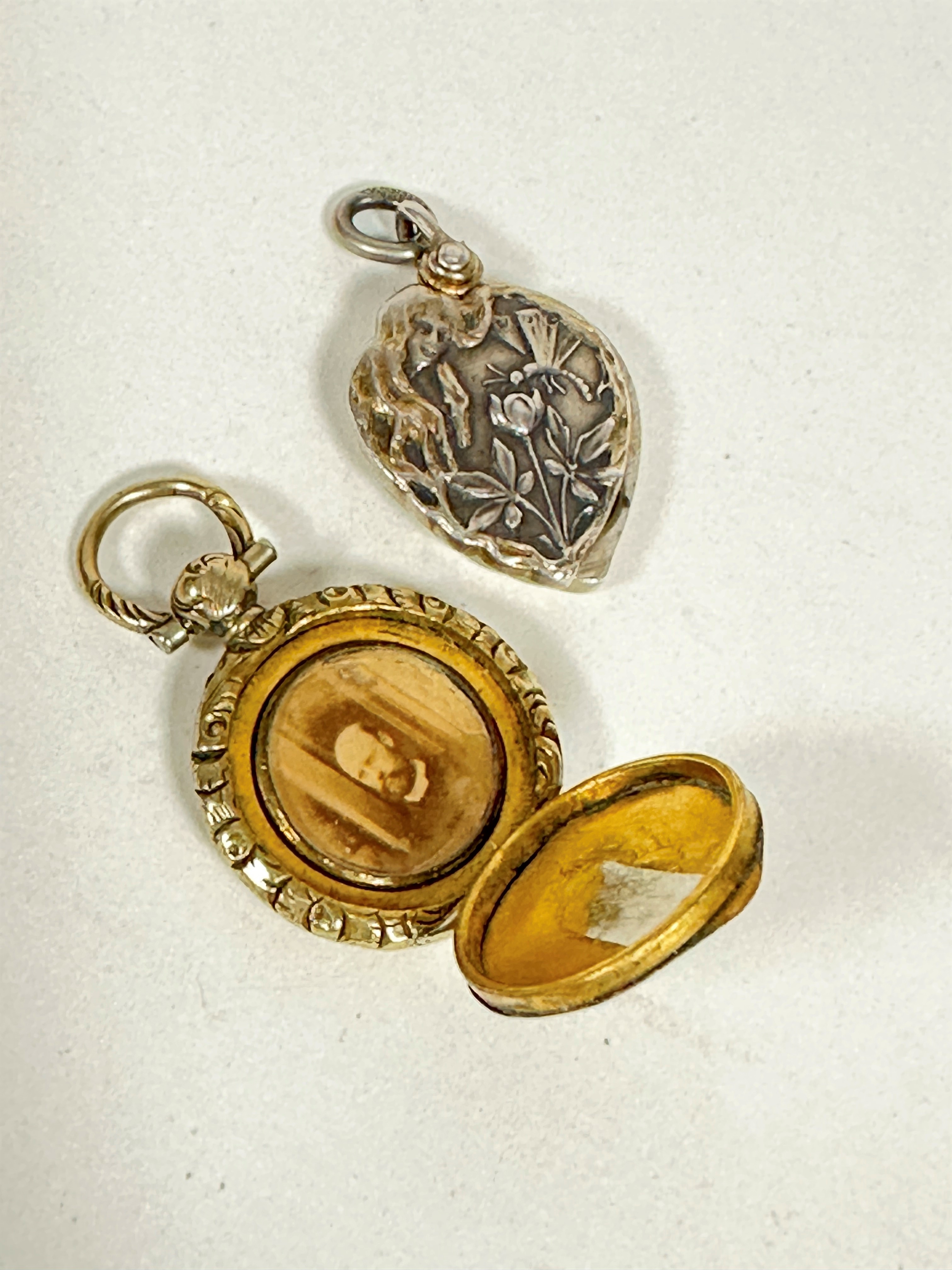 A 19thc yellow metal mounted locket with engraved centre fold down panel with scrolling border and - Image 3 of 3