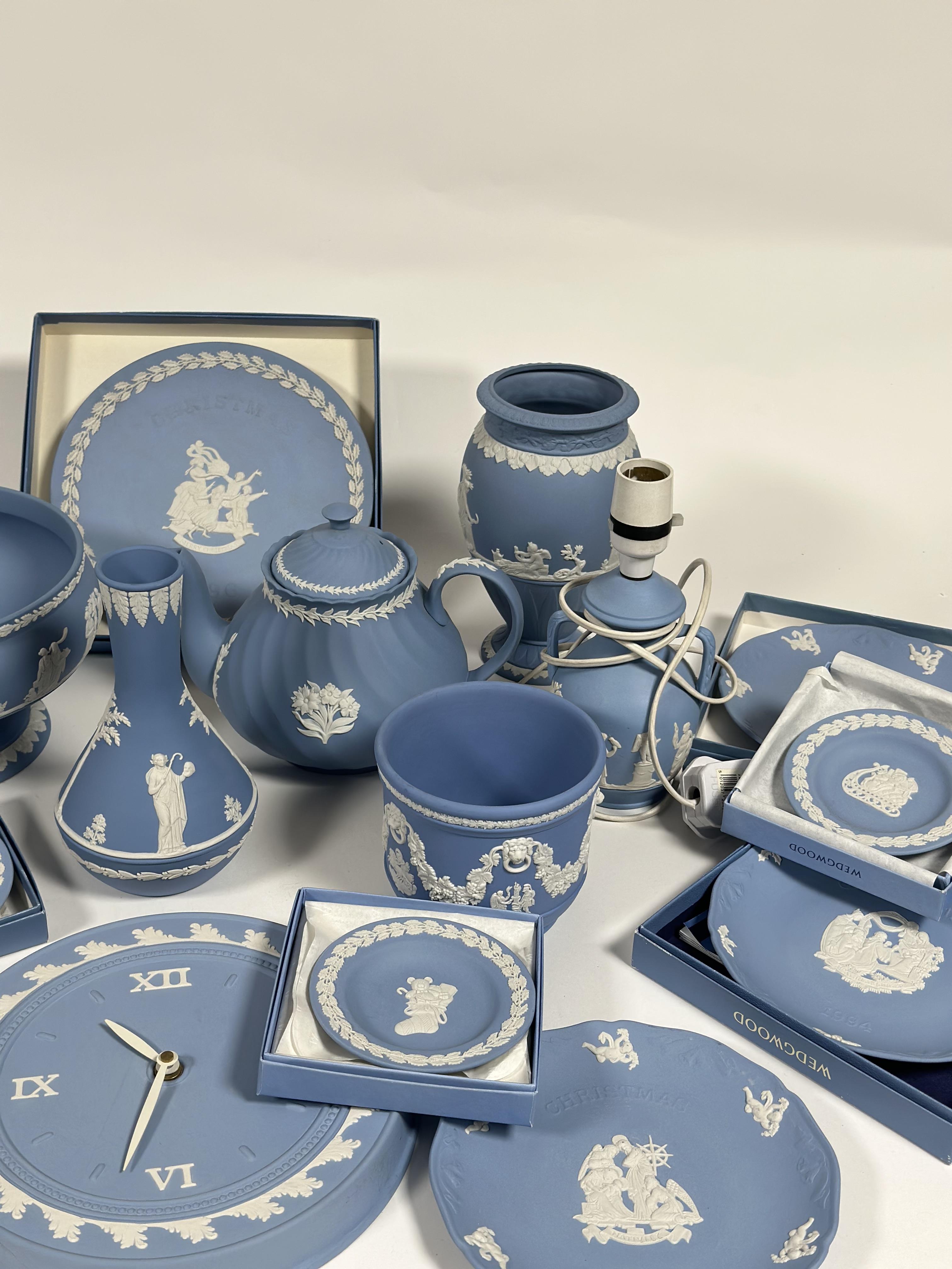 A collection of Wedgewood Jasperware comprising a teapot ( l -21cm), a small baluster lamp with twin - Image 3 of 3