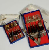 A set of eight R.Thai Bronze Maker's of Bangkok horn handled pastry forks (16cm) and a set of