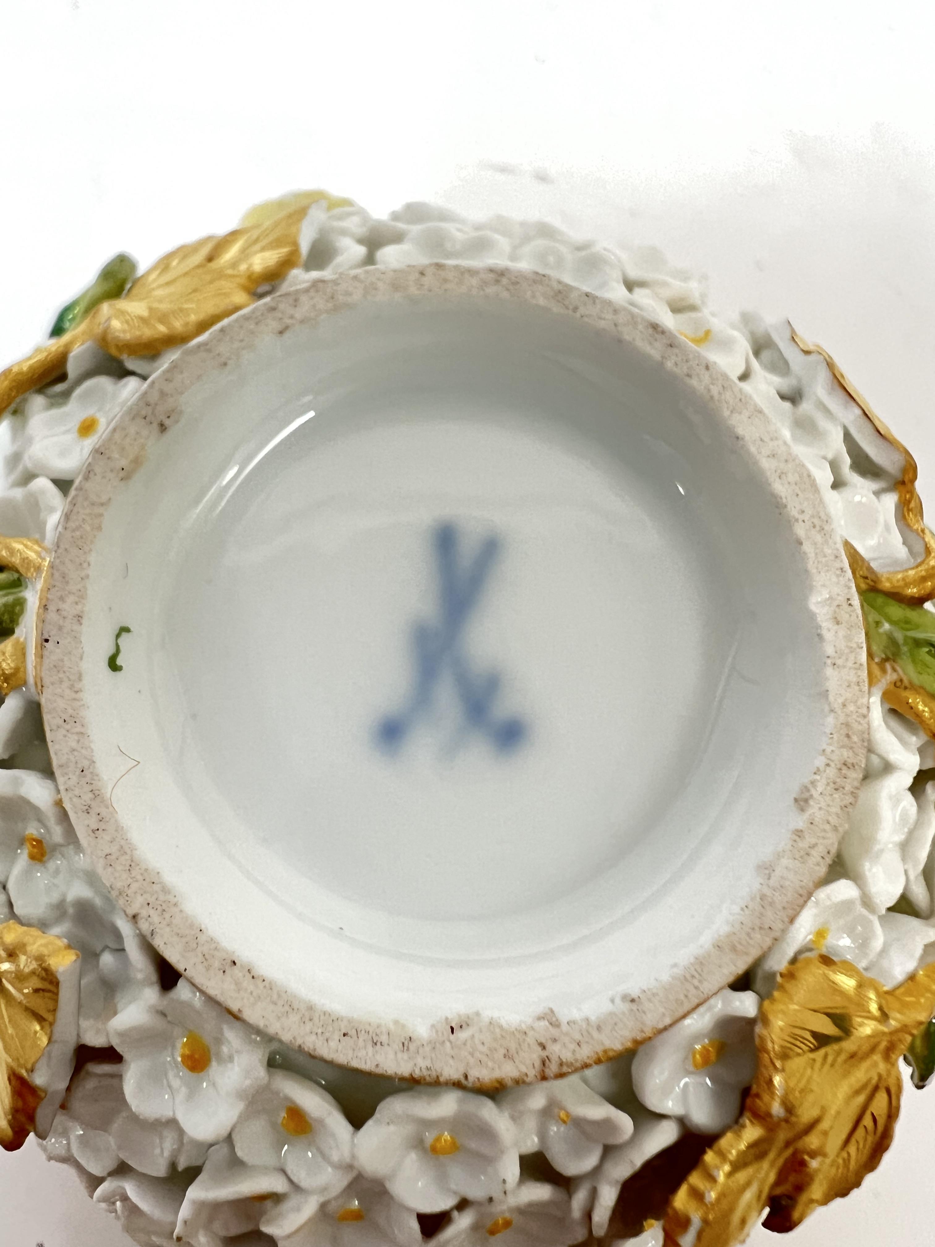 A Meissen Schneeballen porcelain cup, cover and stand, the exterior encrusted with flower heads - Image 2 of 7