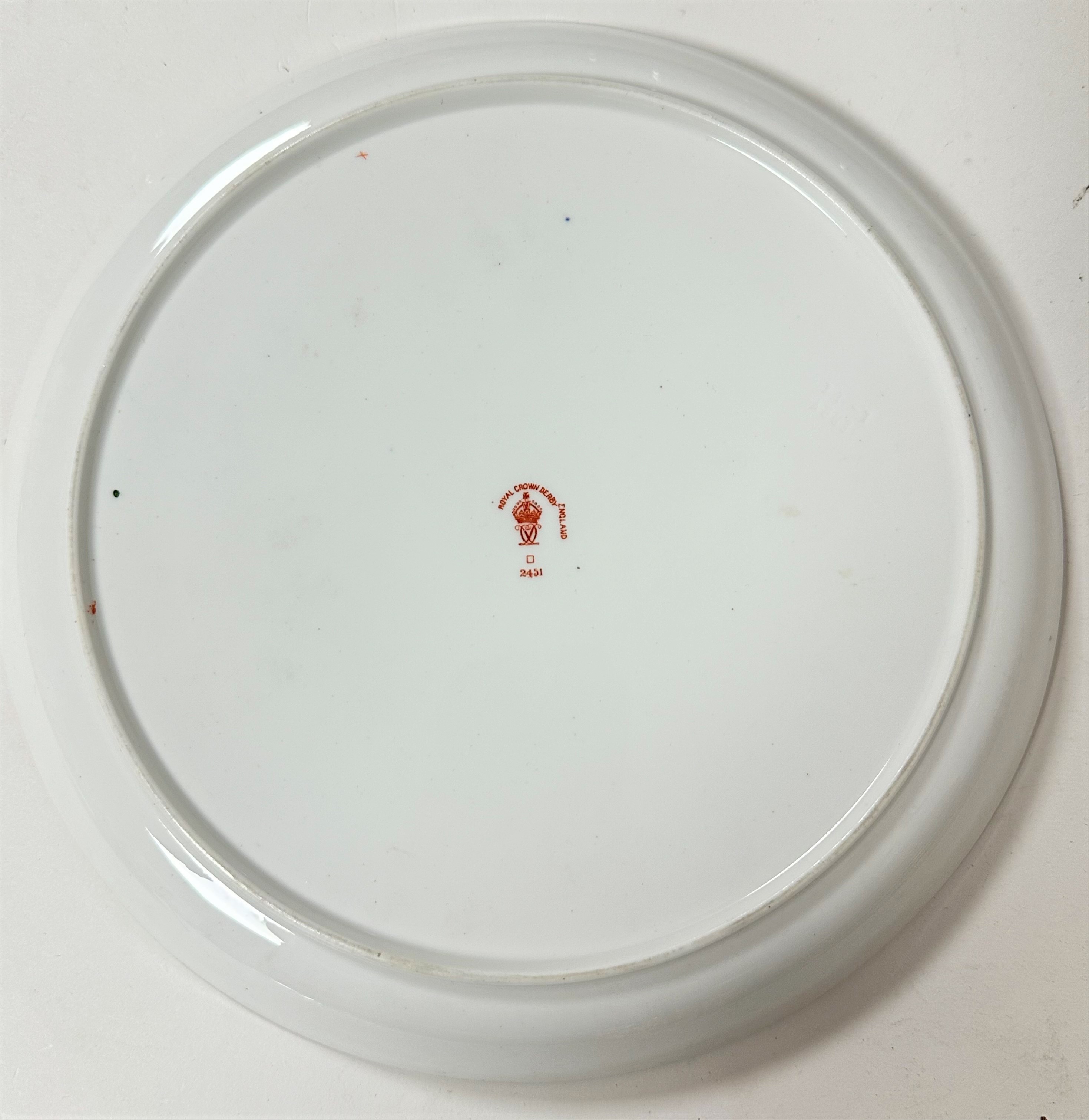 A Royal Crown Derby Imari pattern 2451 teaset comprising a set of six circular loop handled tea cups - Image 5 of 6