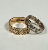 A 9ct gold hatched diamond pattern wedding band (P/Q) (3.8g), and a yellow and white metal chevron