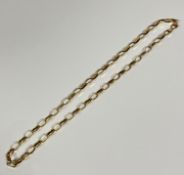 A 9ct gold oval link chain necklace fitted with lobster claw (26cm) (20.8g)