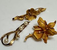 An Eastern yellow metal Orchid brooch set cultured pearl, a yellow metal floral bar brooch on