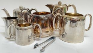 A group of Walker and Hall silver plated tea/coffee items comprising a coffee/hot water pot (h-