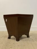A 19th century mahogany cellarette, the hinged lid opening to an interior with lift out metal liner,