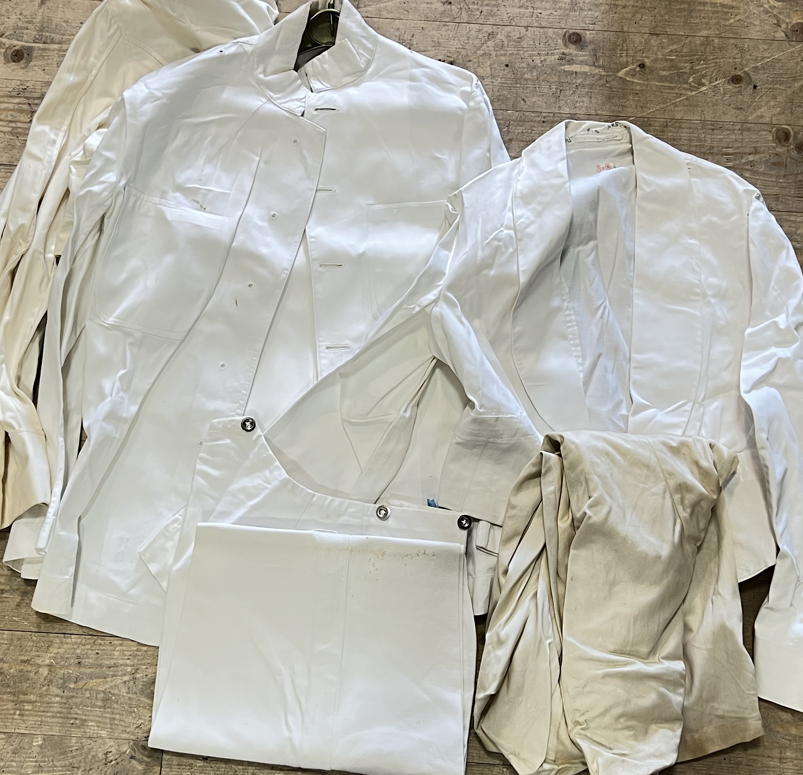 A mixed lot of Naval Officer's tropical white uniforms and mess kit - Image 2 of 4