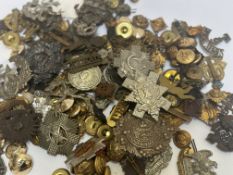 British military badges: a good mixed lot of cap badges, shoulder titles and buttons etc. (a lot)
