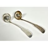 A pair of William IV Glasgow silver fiddle pattern toddy ladles, engraved with G, (L x 16.5cm)