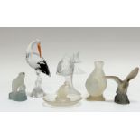 A collection of various glass animals comprising a opalescent glass sparrow (h-10cm), a Lalique