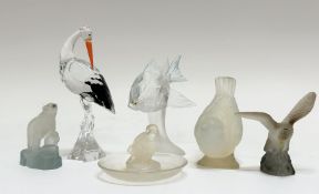 A collection of various glass animals comprising a opalescent glass sparrow (h-10cm), a Lalique
