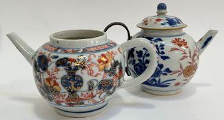 An 18thc Kangxi period Chinese Imari porcelain teapot with floral decoration and make-do handle (