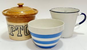 A group of kitchenalia comprising an enamel measuring jug (h- 15cm, w- 21cm), a Cornish ware bowl