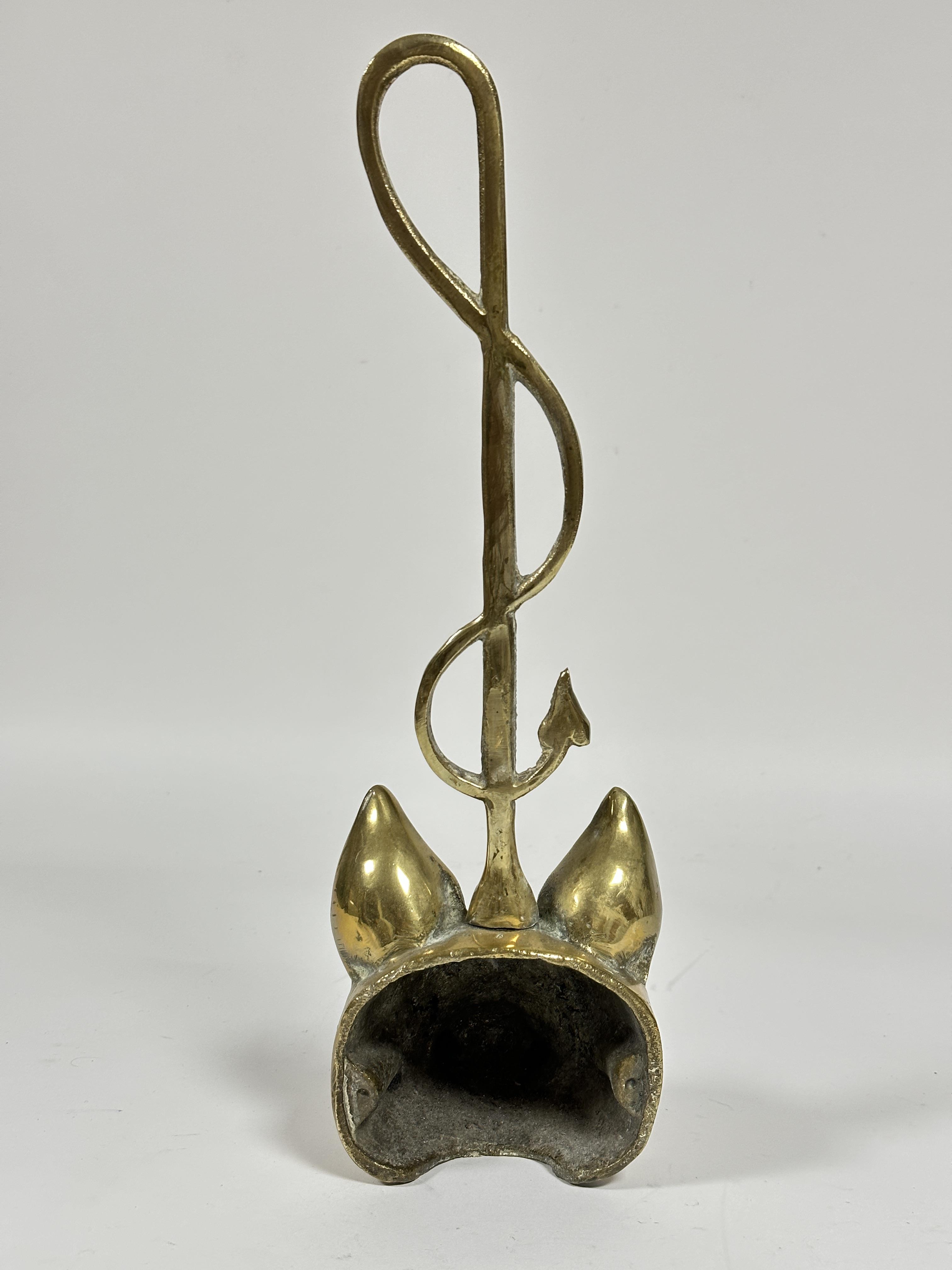 A Edwardian style cast brass Fox head door stop with scrolling ivy leaf handle. ( H x 40cm x W 11. - Image 2 of 2